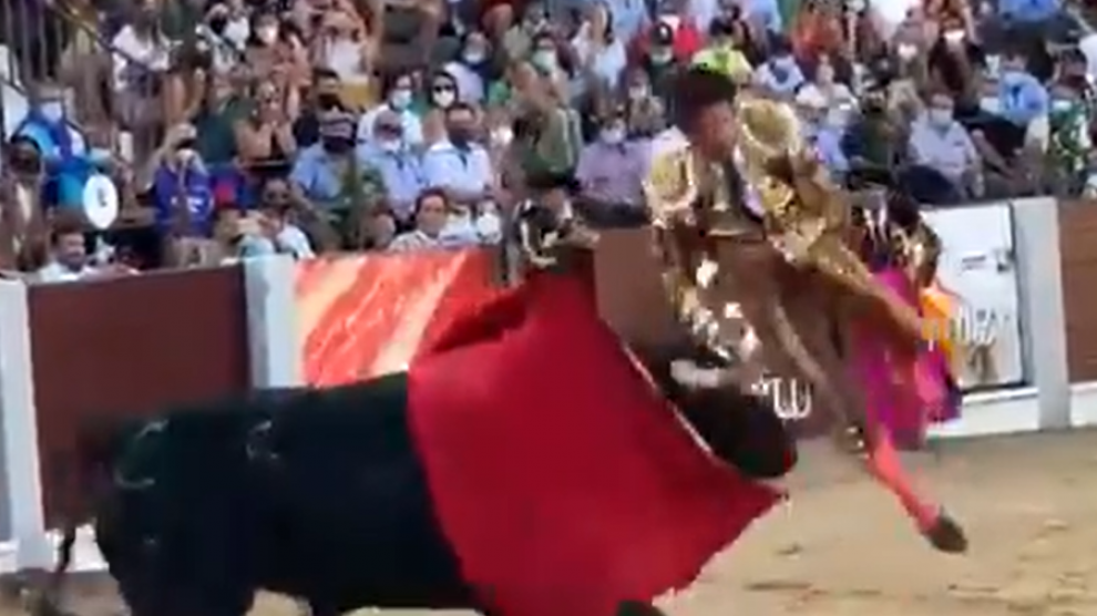 Cogida de Cayetano Rivera en Guijuelo.