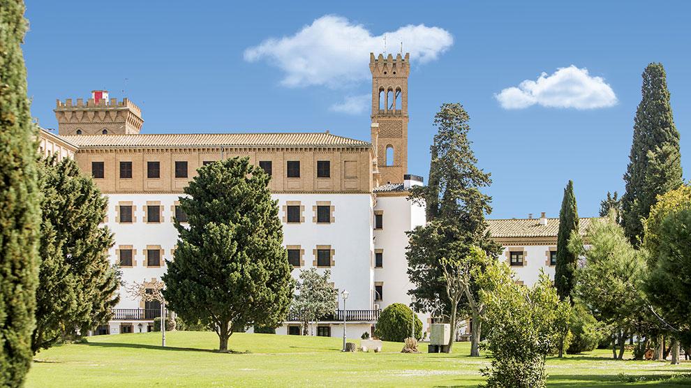 El Campus Ibercaja tiene sus instalaciones en el Monasterio de Cogullada (Ctra. Cogullada, 127. Zaragoza).