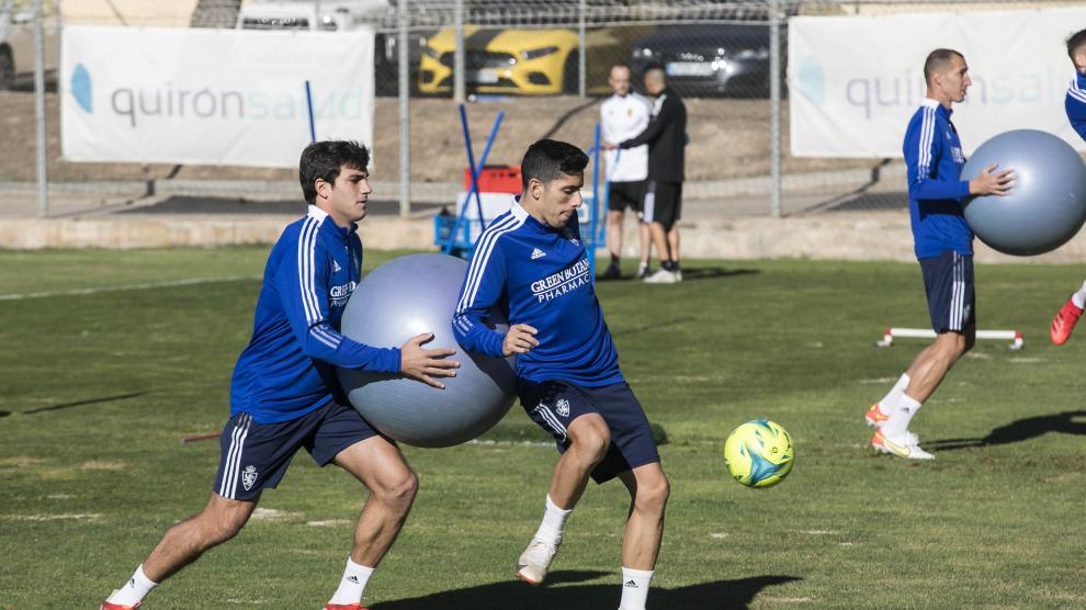 Entrenamiento de este viernes del Real Zaragoza en la Ciudad Deportiva.