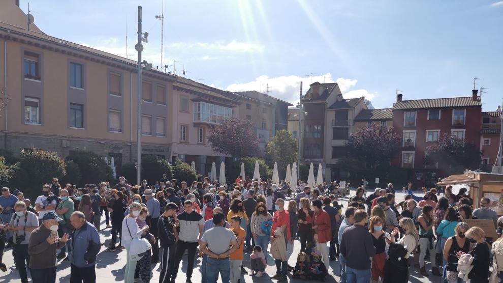 Protesta de los vecinos por la instalación de una línea de alta tensión