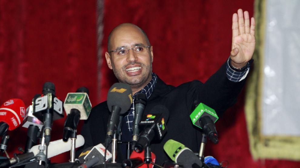 Saif al Islam, hijo y presunto heredero del derrocado dictador libio, Muamar al Gadafi, presentó hoy su candidatura a las históricas elecciones presidenciales previstas para el próximo 24 de diciembre en Libia