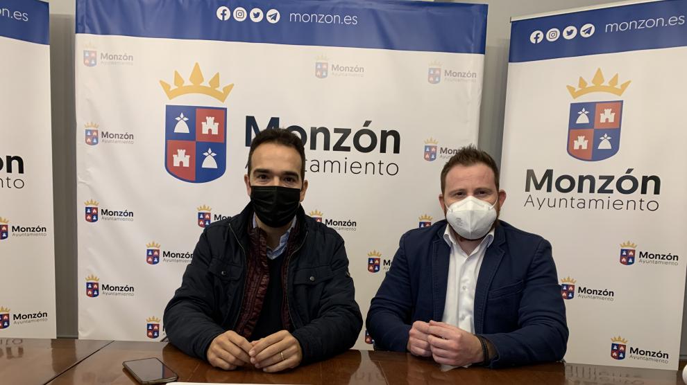 Momento de la presentación de acto en Monzón.
