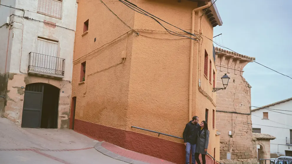 Antonio José Ponce y Marta Luz Pinto han creado en Bolea una empresa de aceites esenciales, Esencias yny.