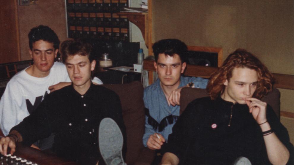 Pedro Andreu, Juan Valdivia, Joaquín Cardiel y Enrique Bunbury, en el estudio de Hispavox en 1988.