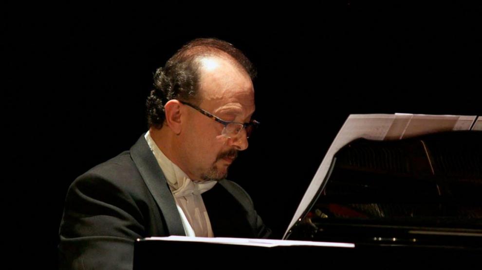 Eliberto Sánchez, al piano.