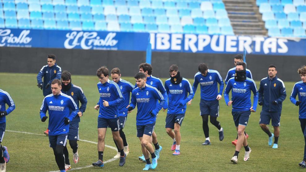 Foto del entrenamiento del Real Zaragoza en La Romareda
