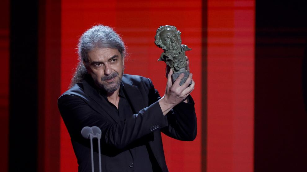 Fernando León de Aranoa con uno de sus Premios Goya.