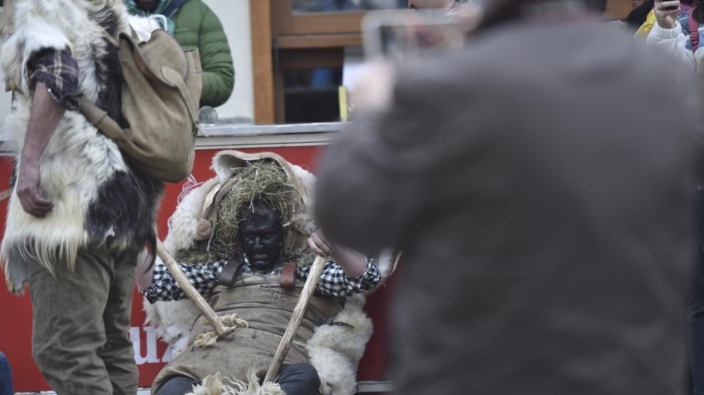 Bielsa ha retomado su ancestral Carnaval tras la suspensión del año pasado por la pandemia.