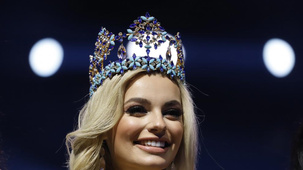 La polaca Karolina Bielawska, nueva Miss Mundo.