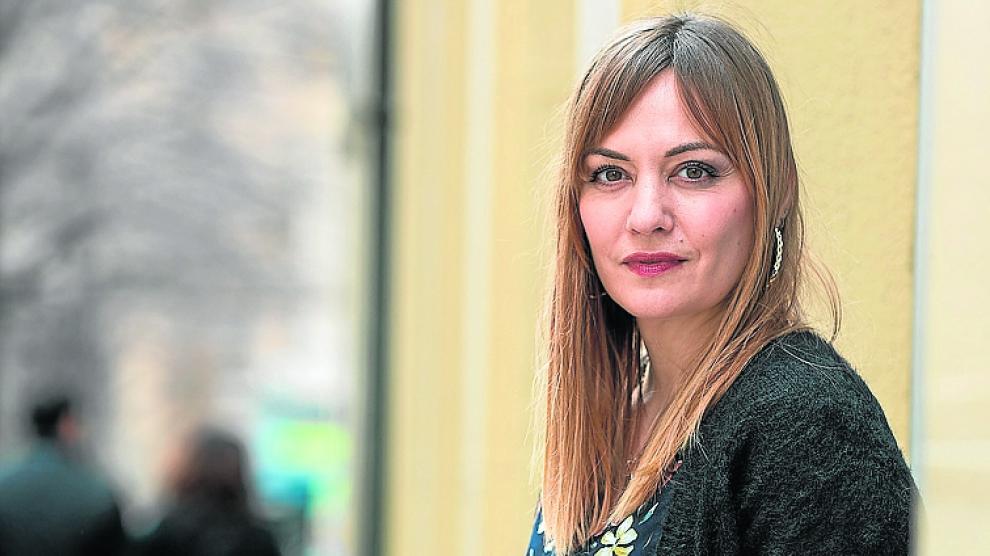 Clara Mendivil da el salto a La Esfera de los libros.