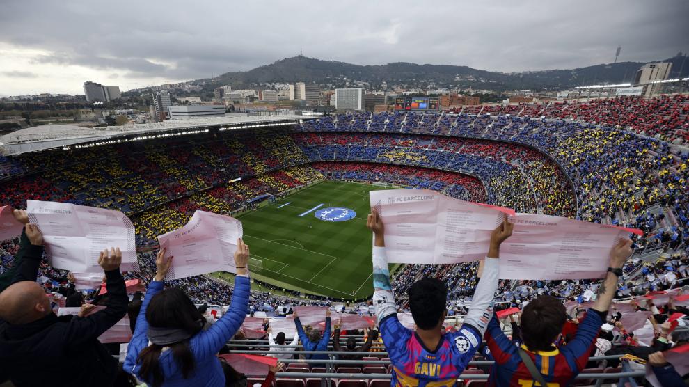 Soccer Football - Women's Champions League - Quarter Final - Second Leg - FC Barcelona v Real Madrid - Camp Nou, Barcelona, Spain - March 30, 2022 General view as FC Barcelona fans display banners before the match REUTERS/Albert Gea SOCCER-CHAMPIONS-FCB-MAD/REPORT