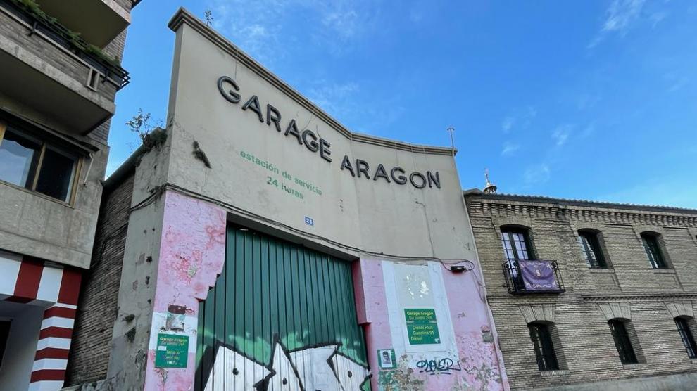 Imagen del antiguo Garaje Aragón, donde se construirán viviendas y una zona peatonal.