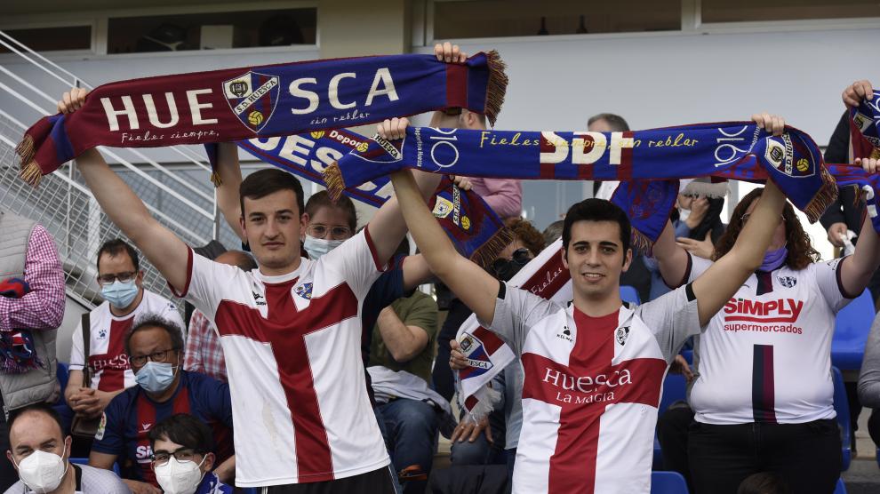 Foto de ambiente en El Alcoraz en el derbi aragonés SD Huesca-Real Zaragoza