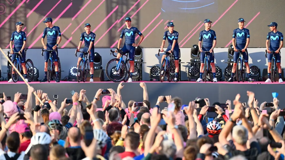 El Movistar, en Budapest, con Arcas, segundo por la izquierda y Samitier, segundo por la derecha.