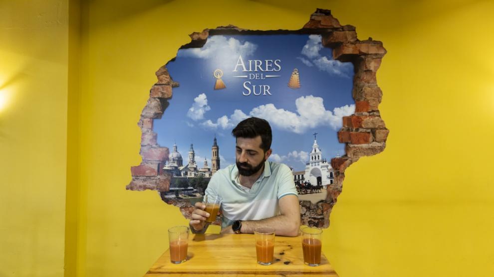 José Martínez gago, en Aires del Sur, en la calle Cádiz de Zaragoza.