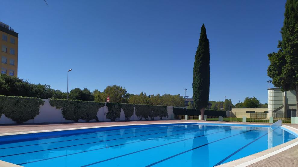 Foto de archivo de las piscinas de verano de San Jorge en Huesca.