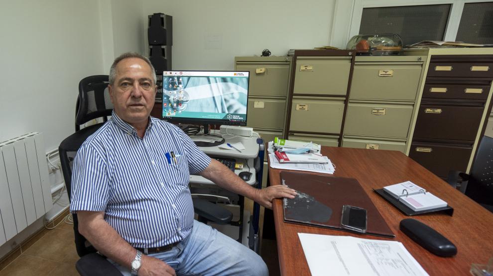 Luis Fernando Marín, en su consulta médica en Utrillas