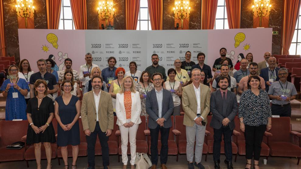 Representantes de todos los proyectos Ciudad Ciencia en el acto celebrado en Madrid.