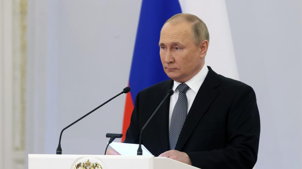 Vladimir Putin ante nuevos egresados a las Fuerzas Armadas rusas.