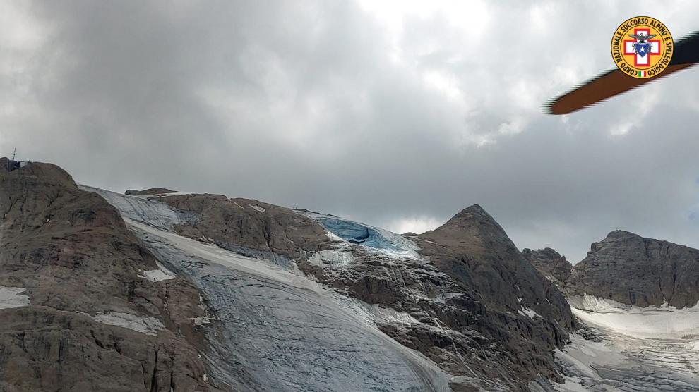 Desprendimiento de un glaciar en los Alpes italianos