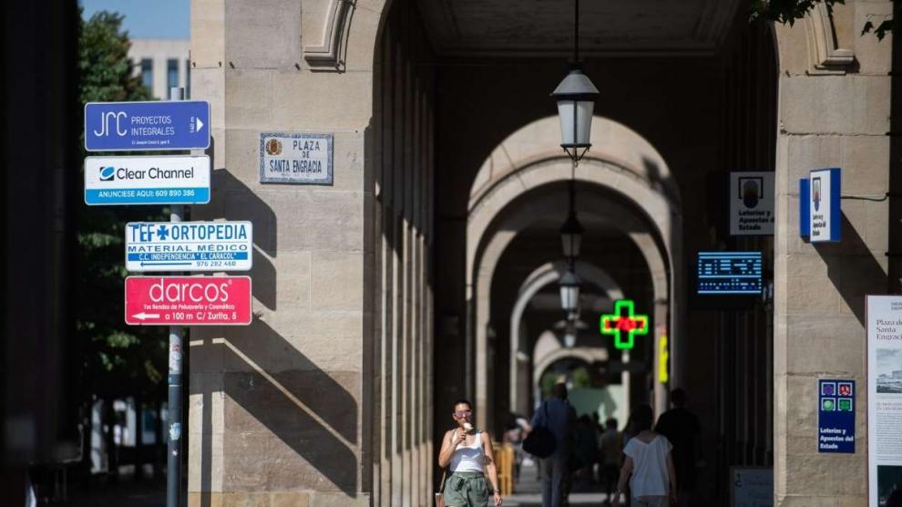 Ola de calor en el centro de Zaragoza este miércoles.