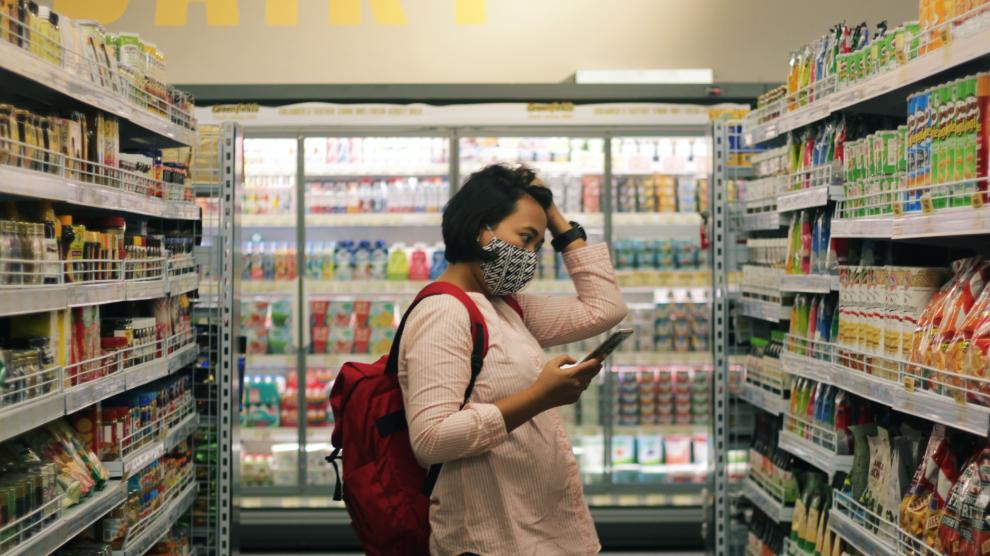 Mujer en un supermercado, en una imagen de archivo.