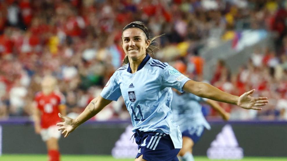 Marta Cardona en la celebración de su gol frente a Dinamarca