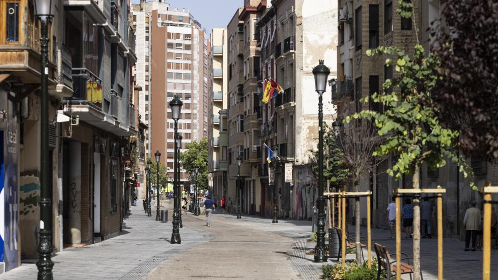 El renovado aspecto de la calle Predicadores de Zaragoza