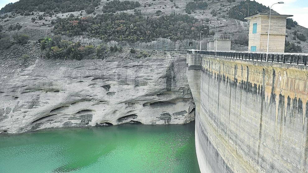 La presa de Vadiello (río Guatizalema) abastece a Huesca y almacena solo 3 hm3 , lo que ha obligado a aplicar algunas restricciones.