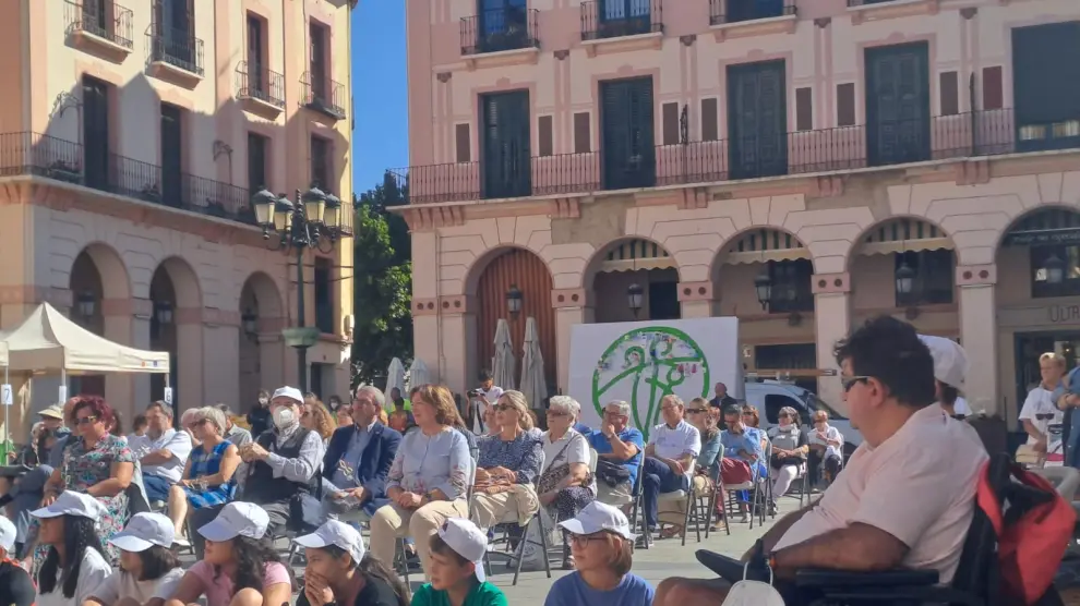 La Plaza de López Allué acogió el acto conmemorativo del Día Mundial del Alzheimer.