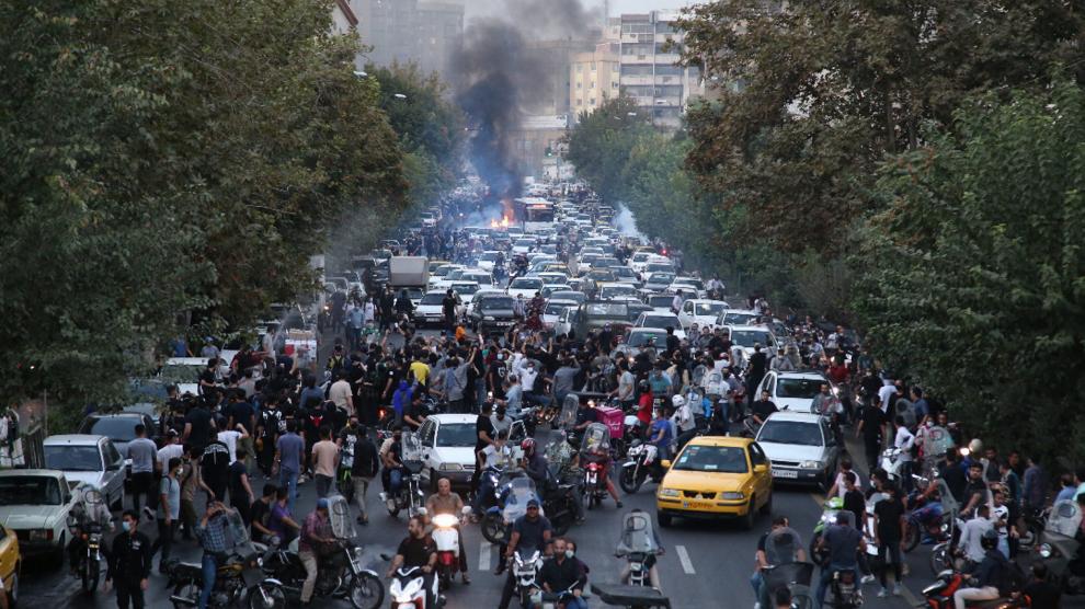 La tensión y las protestas crecen en Ir