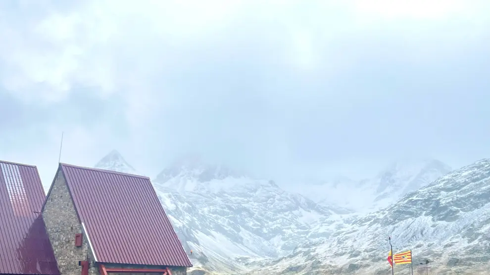 Vista de la nieve este jueves desde el Refugio de Respomuso.