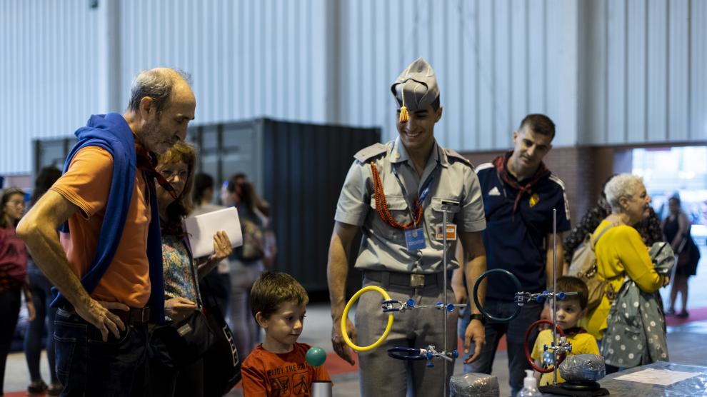 Imagen del espacio de las Fuerzas Armadas en la Feria General de Zaragoza, el pasado lunes.