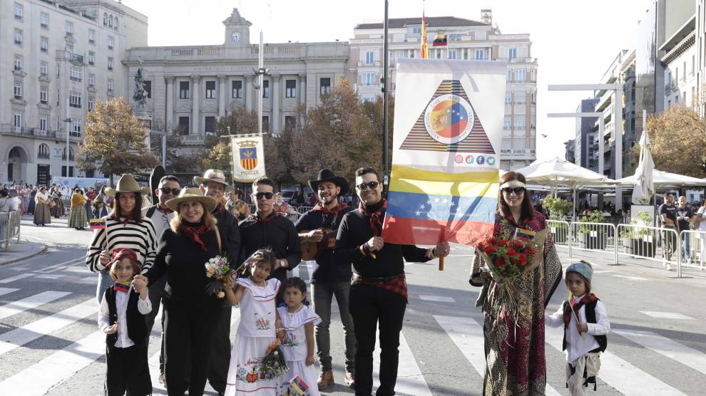 Todas Las Fotos De Los Grupos De La Ofrenda De Flores 2022 En Zaragoza