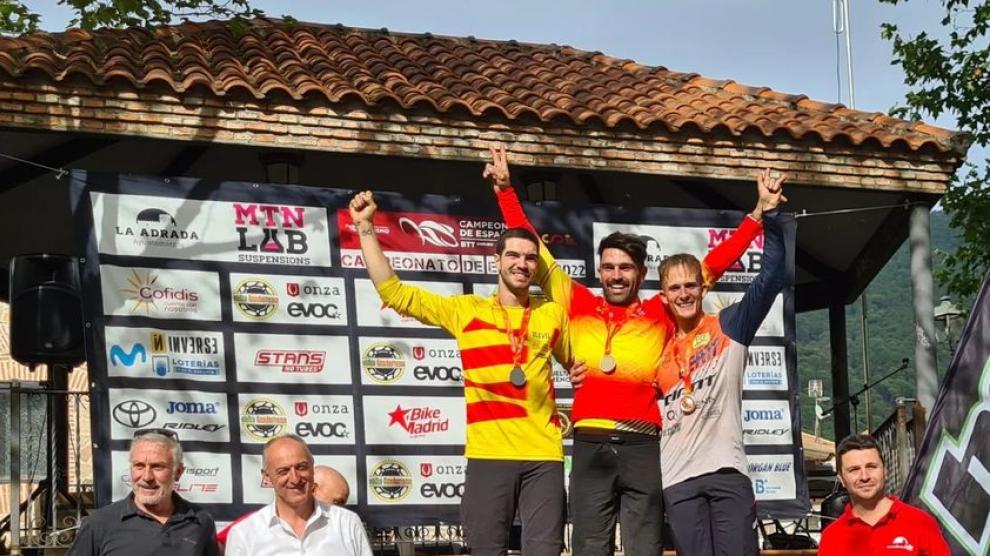 Gabi Torralba, en el podio del Campeonato de España de enduro.
