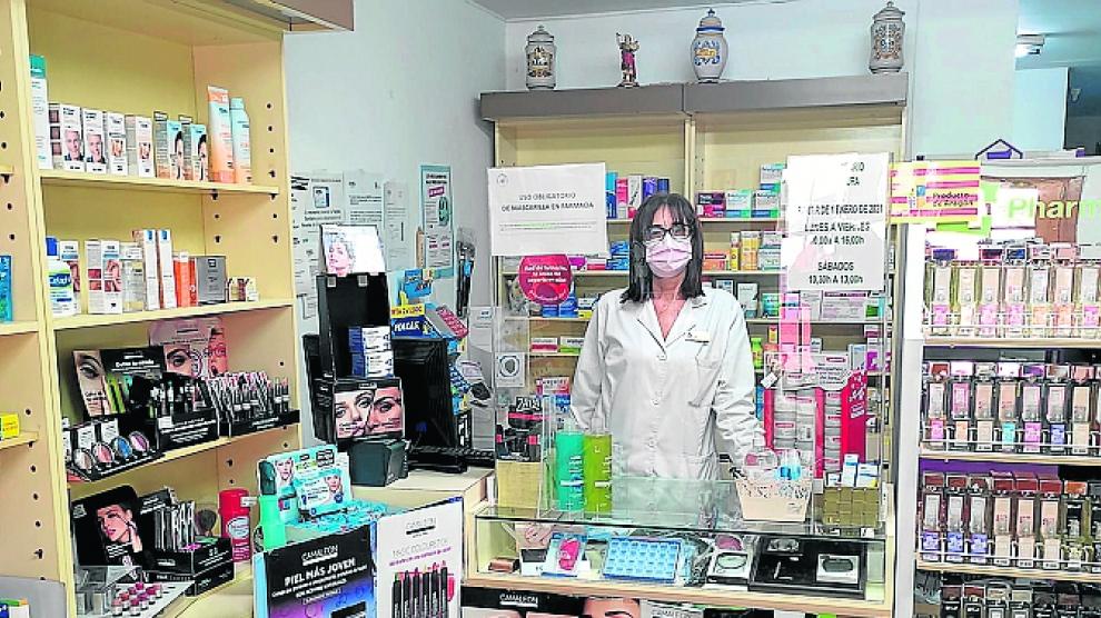 Noemí Pinos es la farmacéutica de Castejón de Monegros, donde lleva más de once años trabajando.