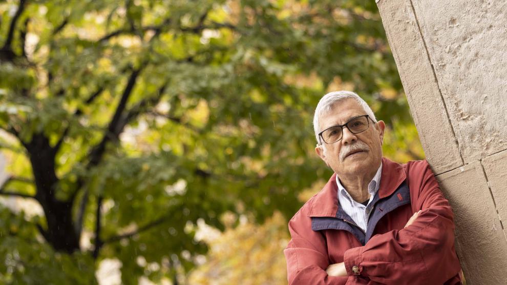 Entre las hojas del otoño que no llega, Mariano Mérida.