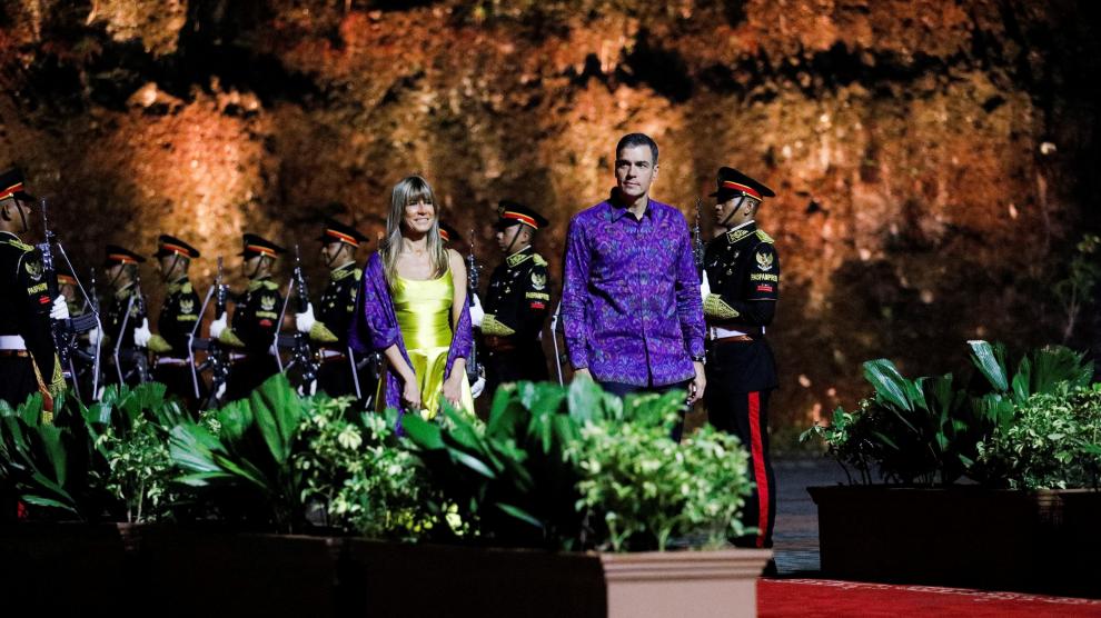 Pedro Sánchez y su mujer María Begoña Gómez Fernández a su legada a la Cena de Bienvenida del G20 en Bali, Indonesia