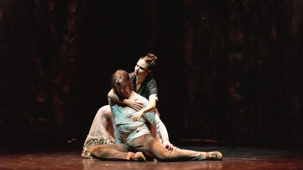 Los dos actores y bailarines en la función en el Teatro Principal.
