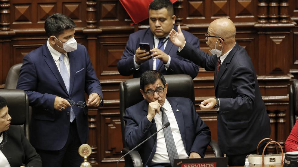 Congresistas en el parlamento peruano este miércoles