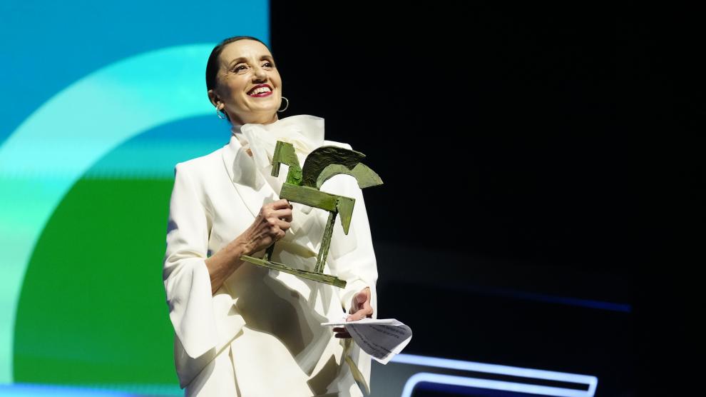 La cantante coruñesa Luz Casal es galardonada con el Premio Ondas a la Trayectoria Musical,