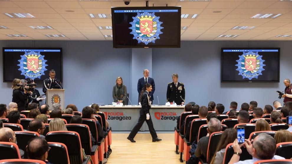 entrega de despachos de la Policía Local