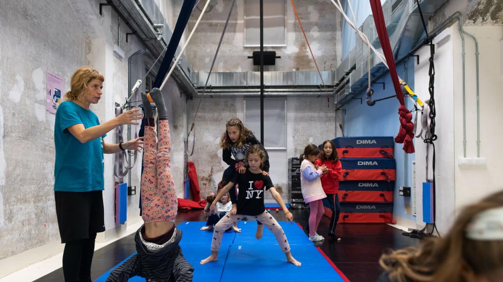 Clases en la Escuela de Circo Social de Zaragoza.
