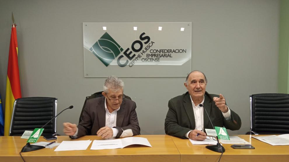 Ángel Samper y José Fernando Luna, en la presentación del balance agrario de 2022 de Asaja Huesca.