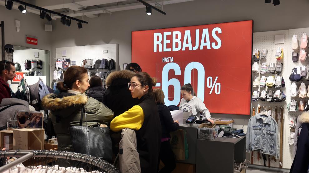 Las Rebajas Arrancan Con Fuerza Tras Una “intensa” Campaña De Navidad