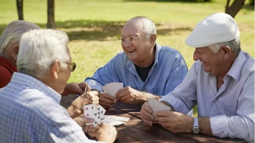 Una baja participación social en edades avanzadas implica un mayor riesgo de demencia
