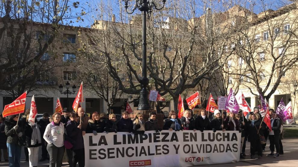 Las trabajadoras del sector se han vuelto a concentrar este miércoles, esta vez en la plaza Cervantes.