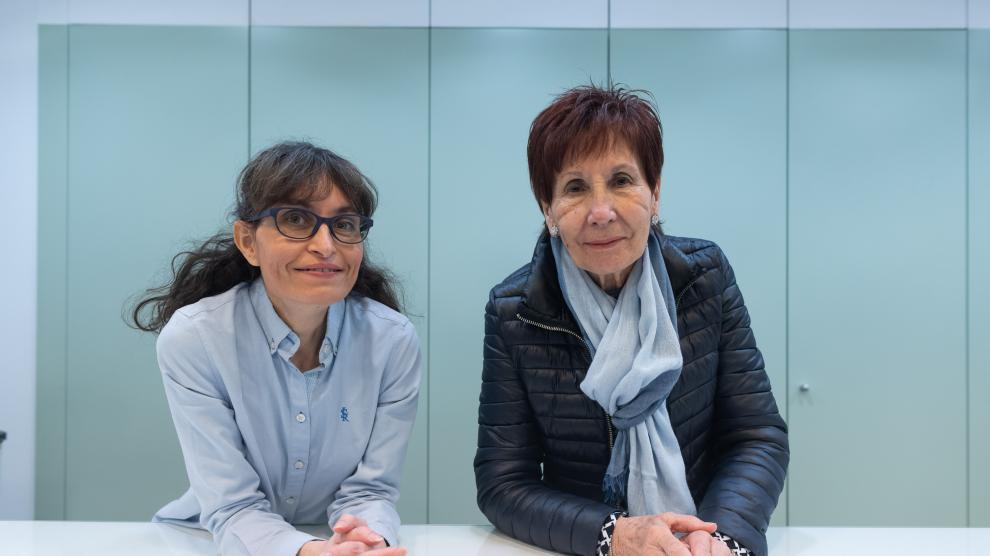 María del Carmen Garín y su hija Carmen, descendientes de Modesto Garín, fundador de la empresa de equipamiento para bebés.