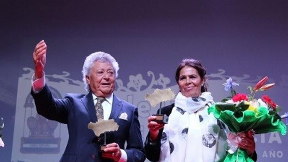 Pansequito con su mujer Aurora Vargas, en un acto de reconocimiento del Ayuntamiento de Gines