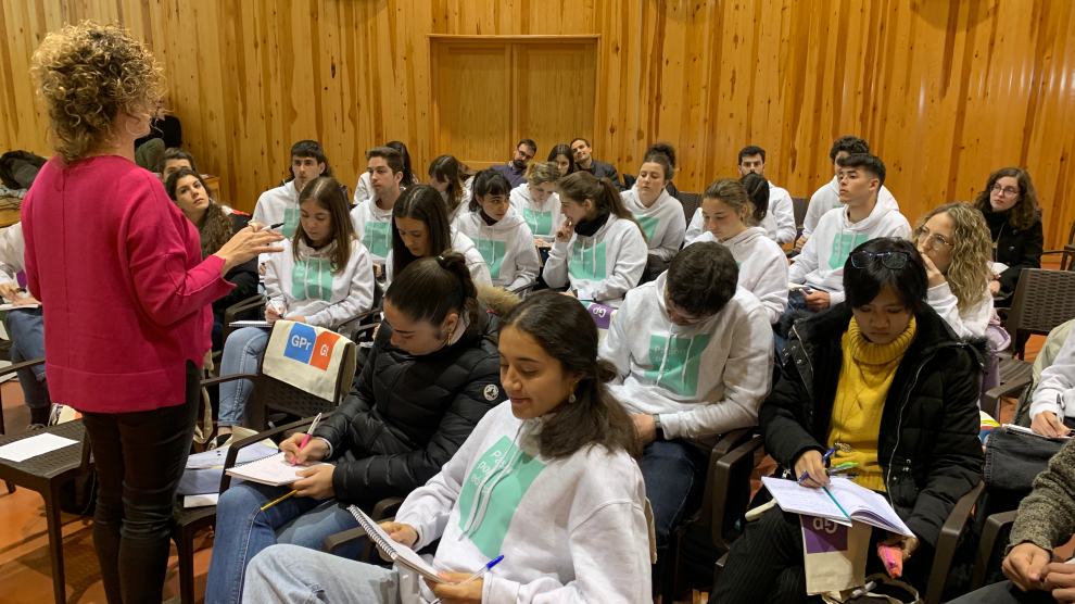 Fotos de la visita al colegio rural Ramón y Cajal de Alpartir (Zaragoza)